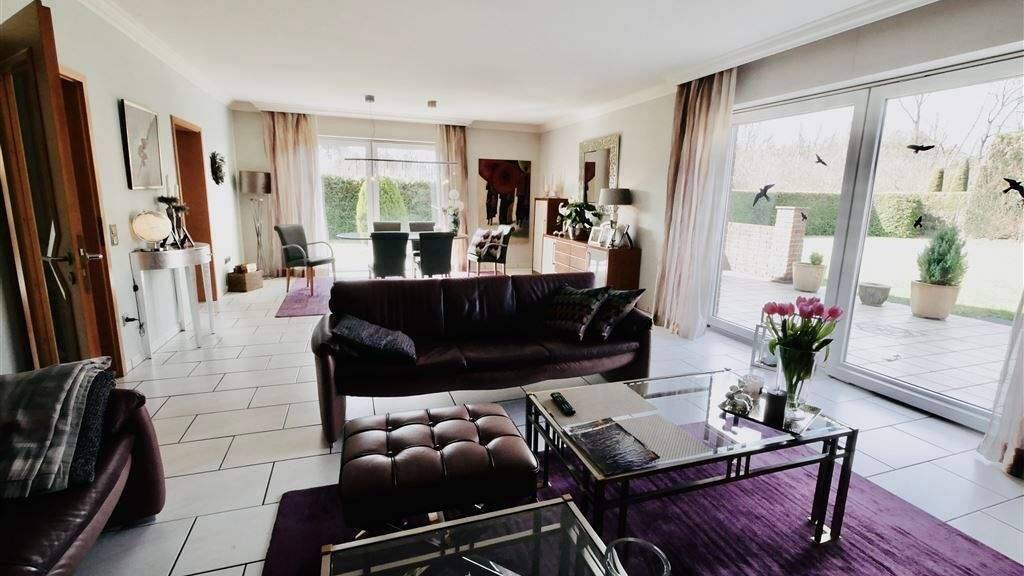 Mehrfamilienhaus zum Kauf 752.000 € 5 Zimmer 180 m² 1.981,7 m² Grundstück frei ab 01.12.2026 Bad Lippspringe 33175