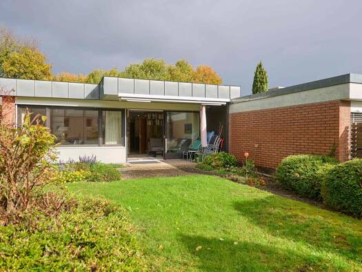 Haus zum Kauf 885.000 € 5 Zimmer 141,3 m² 328 m² Grundstück Königsbau Konstanz 78464