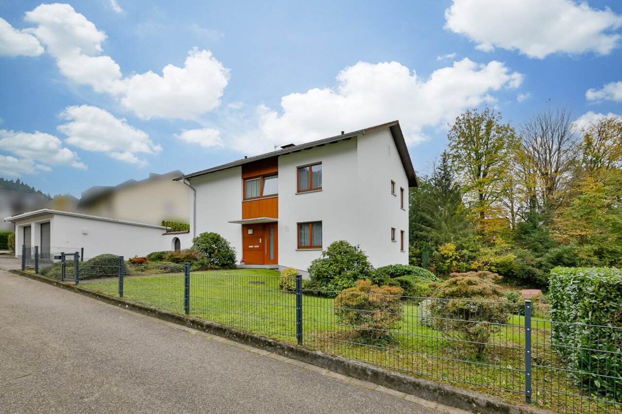 Mehrfamilienhaus zum Kauf 597.000 € 10 Zimmer 173,2 m²<br/>Wohnfläche 1.147 m²<br/>Grundstück Neuweier Baden-Baden 76534