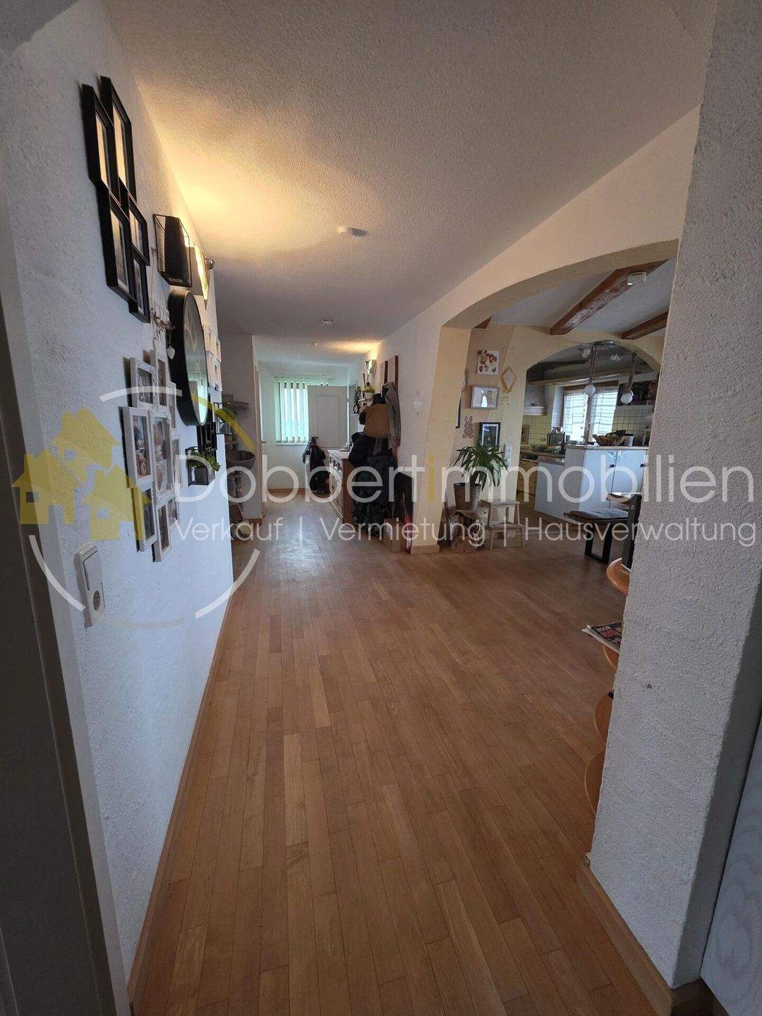 Immobilie in Oberrot - sehr attraktive 4,5 Zimmer-Wohnung mit Balkon, Garage und 2 Stellplätze in einer ruhigen Sackgasse - Bild 3