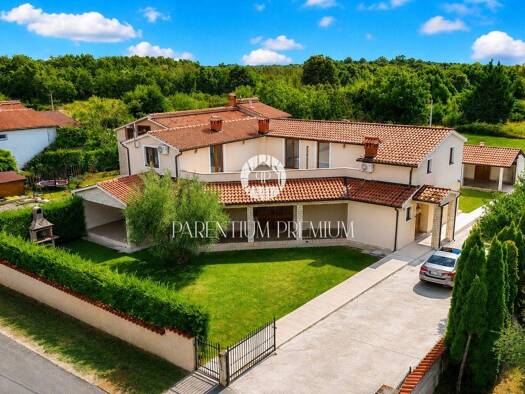 Mehrfamilienhaus zum Kauf 650.000 € 10 Zimmer 312 m² Poreč 52440