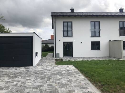Doppelhaushälfte zur Miete 1.250 € 4 Zimmer 136 m² frei ab 01.04.2026 Schwarzenfeld 92521