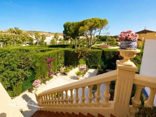 Reihenhaus zum Kauf 935.000 € 6 Zimmer 300 m² Calle Tridente 4 Alicante 03540