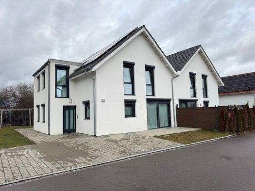 Doppelhaushälfte zum Kauf 379.000 € 104 m² 252 m² Grundstück frei ab sofort Stegwiesen 7 Zepfenhan Rottweil 78628