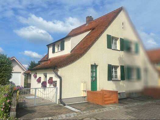 Doppelhaushälfte zum Kauf 75.000 € 3 Zimmer 69 m² 391 m² Grundstück Lauta 02991