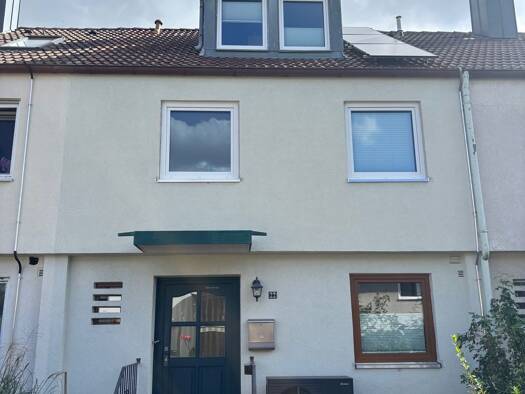 Reihenhaus zur Miete 2.490 € 6 Zimmer 160 m² 279 m² Grundstück frei ab 01.10.2026 Tennenlohe Erlangen 91058