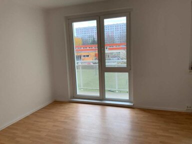 Wohnung zur Miete 374 € 3 Zimmer 57,3 m² 1. Geschoss frei ab 05.03.2025 Zwickauer Str. 124 Lößnig Leipzig 04279