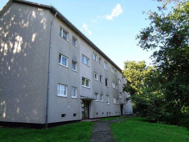 Wohnung zur Miete 735 € 4 Zimmer 79 m² 2. Geschoss frei ab 22.01.2026 Helsaer Straße 42 Bettenhausen Kassel 34123