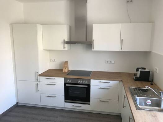 Wohnung zur Miete 1.000 € 3 Zimmer 96 m² Geschoss EG/3 frei ab 01.07.2026 Neustadt Neustadt an der Aisch 91413