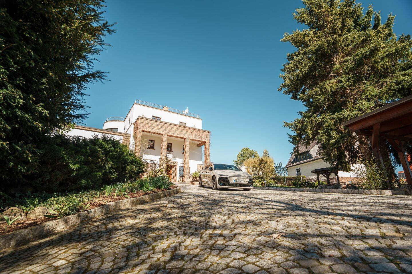 Villa zum Kauf - Ansicht 2
