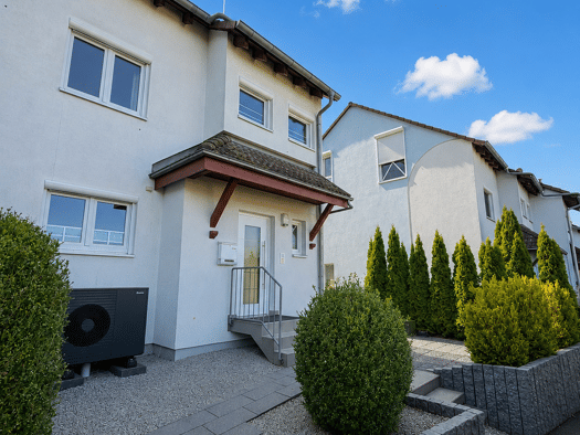 Doppelhaushälfte zum Kauf provisionsfrei 389.000 € 6,5 Zimmer 164 m² 372 m² Grundstück frei ab sofort Bad Hersfeld Bad Hersfeld 36251