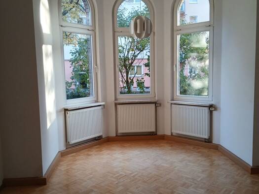 Wohnung zur Miete 1.050 € 4 Zimmer 140,3 m² Geschoss 1/3 frei ab sofort Eisenach 99817