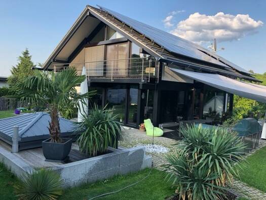 Haus zum Kauf 6 Zimmer 220 m² 1.565 m² Grundstück Saalfeld Saalfeld/Saale 07318