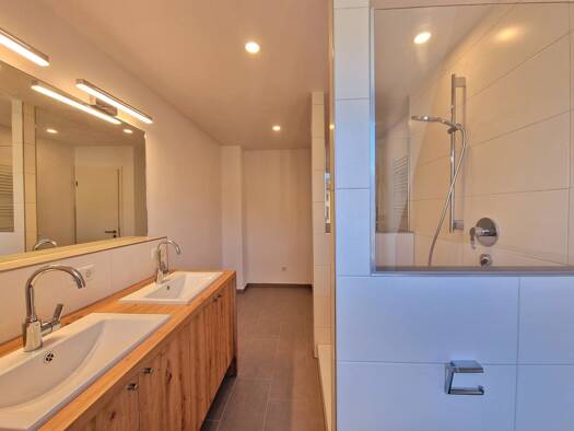 Wohnung zur Miete 950 € 2 Zimmer 73 m² 2. Geschoss frei ab 01.11.2026 Fichtestraße 53 Gärten b Wöhrd Weiterer Innenstadtgürtel West / Nord / Ost 90489