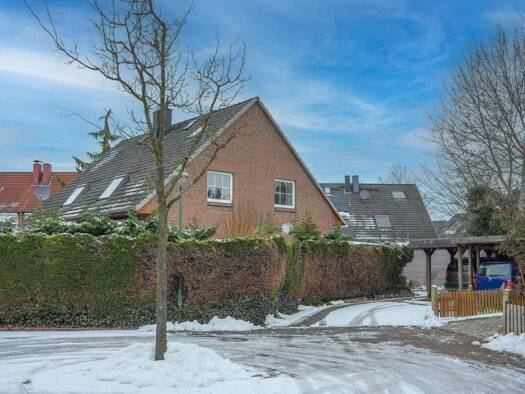 Doppelhaushälfte zum Kauf 349.000 € 4,5 Zimmer 91,3 m² 300 m² Grundstück Tornesch 25436