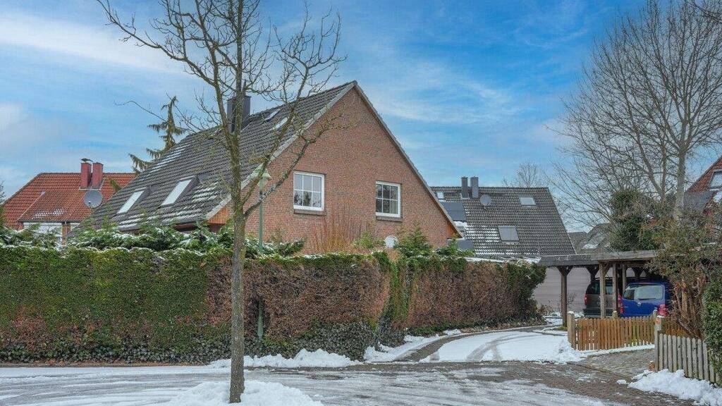 Doppelhaushälfte zum Kauf 349.000 € 4,5 Zimmer 91,3 m² 300 m² Grundstück Tornesch 25436