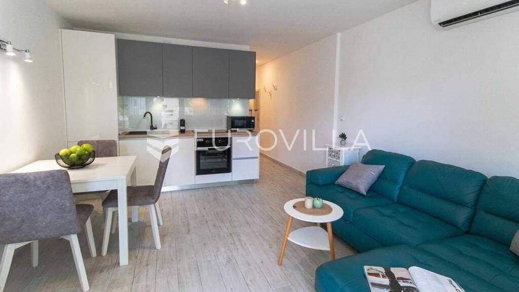 Wohnung zur Miete 650 € 1 Zimmer 35 m² 3. Geschoss Grad Grad - Meje 21000