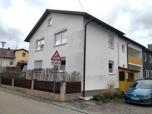 Doppelhaushälfte zum Kauf 325.000 € 1 Zimmer frei ab 01.05.2026 Lautersee 8 Lautersee Hemau 93155