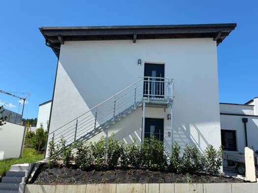 Wohnung zur Miete 1.100 € 3 Zimmer 96 m² Geschoss 1/1 frei ab sofort Wilmerting Tiefenbach 94113