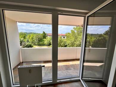 Wohnung zur Miete 1.180 € 3 Zimmer 90 m² 3. Geschoss frei ab sofort Lengfeld Würzburg 97076