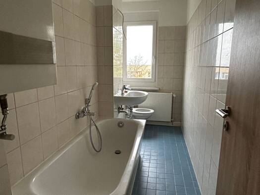 Wohnung zur Miete 400 € 3 Zimmer 59,8 m² 4. Geschoss Straße der Einheit 39 Menteroda 99996