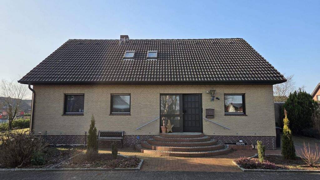 Einfamilienhaus zum Kauf 330.000 € 6 Zimmer 183 m² 792 m² Grundstück frei ab sofort Sulingen 27232