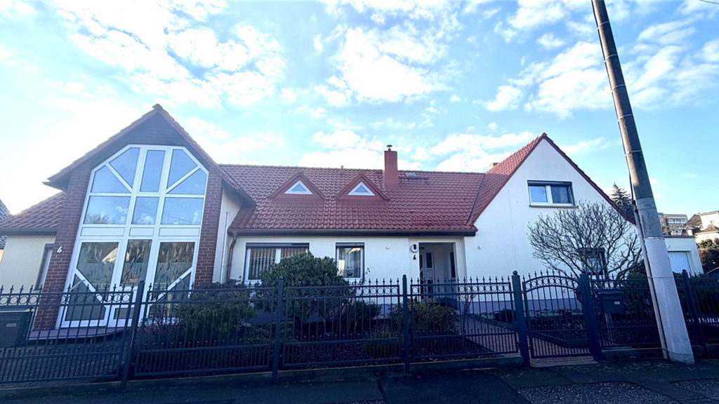 Einfamilienhaus zum Kauf 669.000 € 8 Zimmer 232 m² 1.030 m² Grundstück Grünau-Siedlung Leipzig 04207