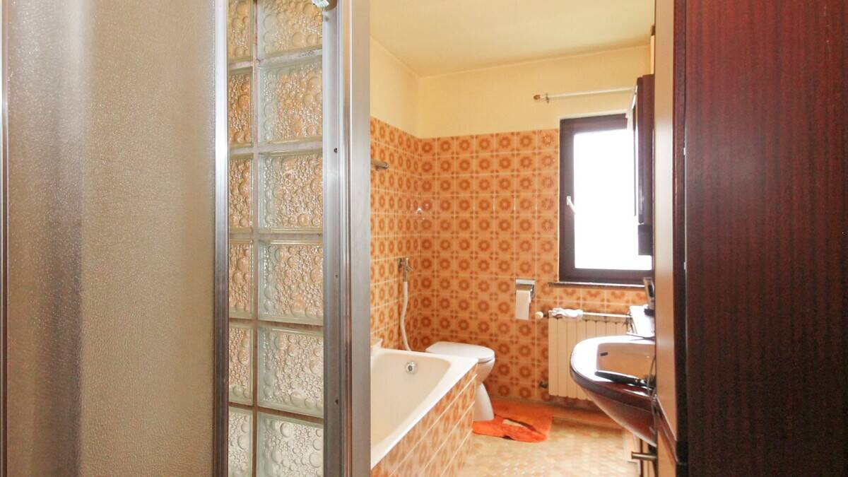 Immobilie in Eiterfeld - Projekt für Macher: Großzügiges Anwesen mit Entwicklungsmöglichkeiten in Eiterfeld- Ufhausen - Bild 4