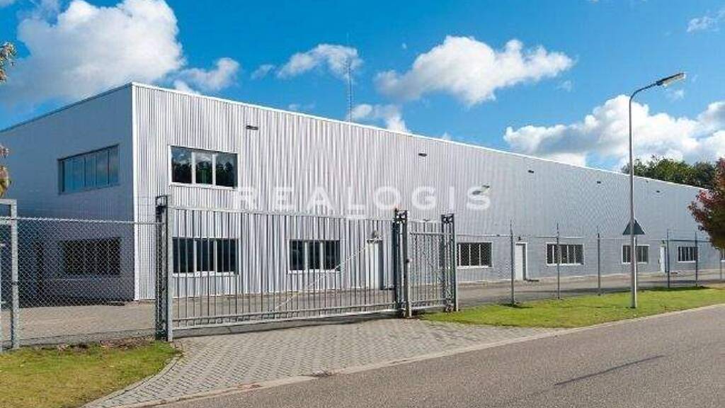 Halle/Industriefläche zum Kauf 4.000 m² Lagerfläche Maichingen Sindelfingen 71069