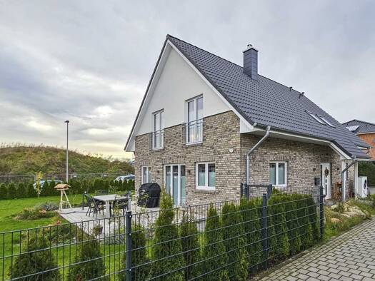 Einfamilienhaus zum Kauf 371.090 € 4,5 Zimmer 149 m² 800 m² Grundstück Beldorf 25557