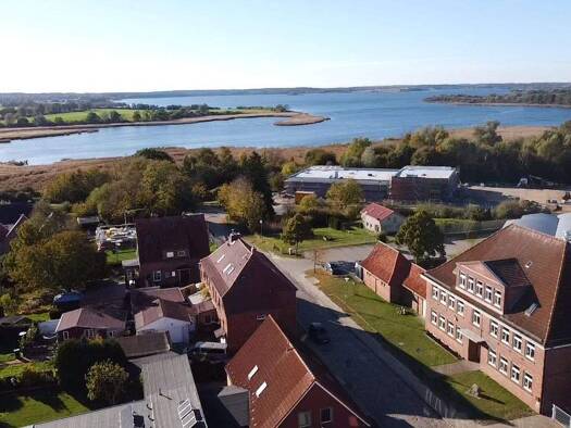 Doppelhaushälfte zum Kauf 280.000 € 4 Zimmer 107 m² 820 m² Grundstück Dassow 23942