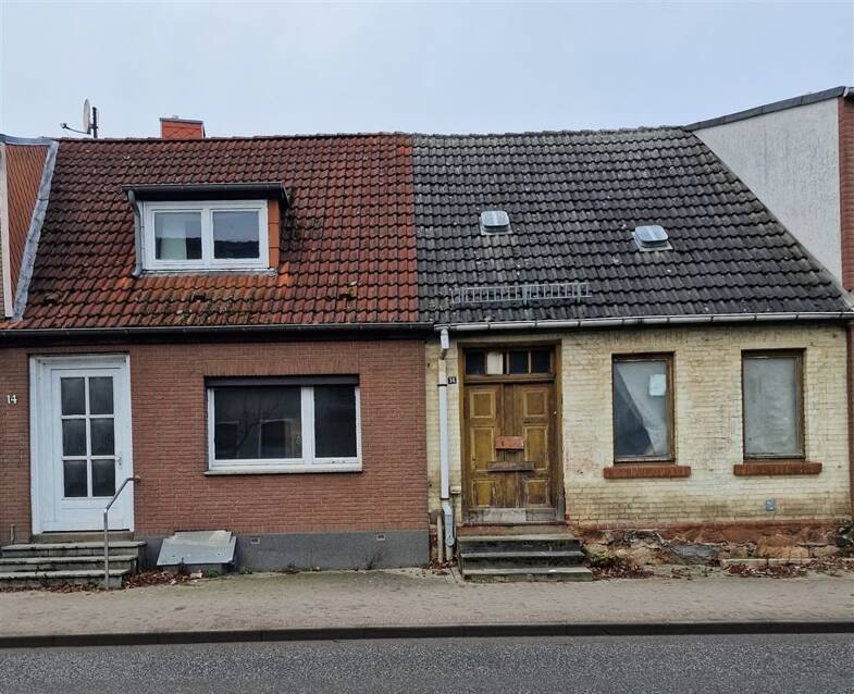 Reihenmittelhaus zum Kauf 157.000 € 6 Zimmer 290 m² 374 m² Grundstück Grevesmühlen Grevesmühlen 23936