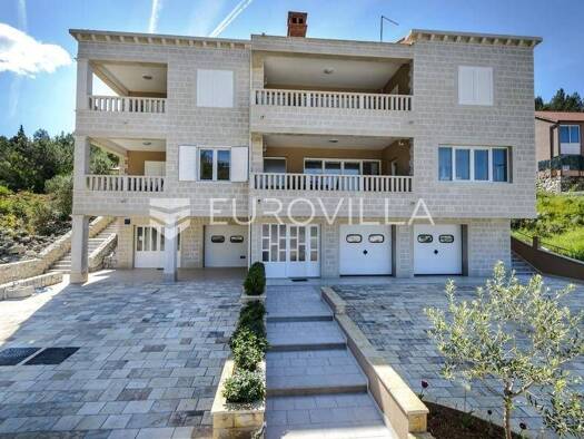 Haus zum Kauf 1.700.000 € 9 Zimmer 483 m² Blace Slivno