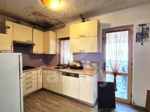 Haus zum Kauf 256.500 € 2 Zimmer 115 m² Monvidal - Monte Ghiro