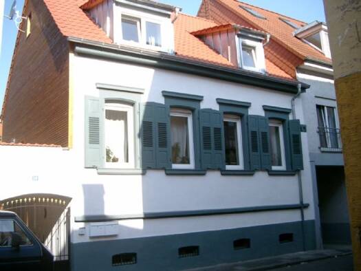 Reihenhaus zur Miete 1.400 € 6 Zimmer 145 m² 300 m² Grundstück frei ab sofort Wolpertstraße 10 Innenstadt Kaiserslautern 67655
