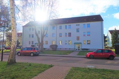 Wohnung zur Miete 405 € 3 Zimmer 57,8 m² 2. Geschoss H.-Heine-Straße 28 Braunsbedra Braunsbedra 06242