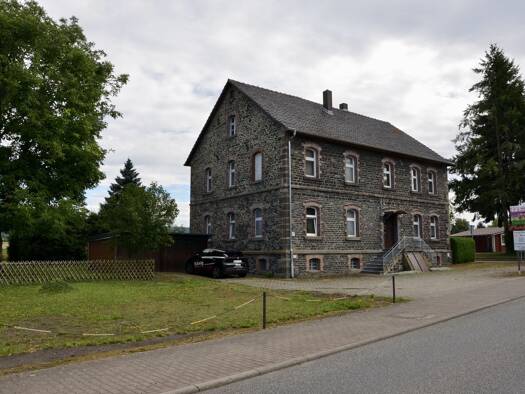 Einfamilienhaus zum Kauf 180.000 € 8 Zimmer 280 m² 2.000 m² Grundstück Lützelwig Homberg (Efze) 34576