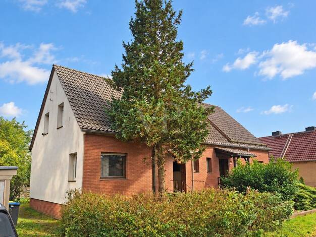 Doppelhaushälfte zum Kauf 115.000 € 4 Zimmer 78,4 m² 507 m² Grundstück Finsterwalde Finsterwalde 03238