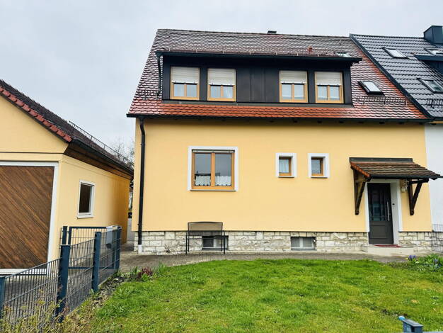 Doppelhaushälfte zum Kauf provisionsfrei 497.000 € 6 Zimmer 131 m² 672 m² Grundstück frei ab 01.05.2026 Neukirchen 92259