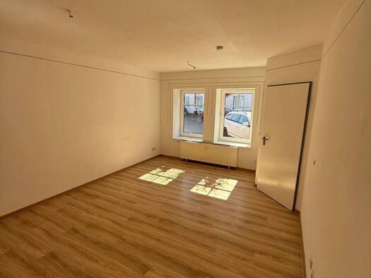 Studio zur Miete 360 € 2 Zimmer 60 m² EG frei ab sofort Bernburger Straße 17 Staßfurt 39418