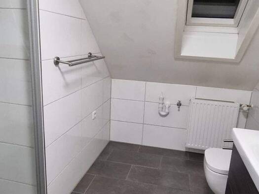 Wohnung zur Miete 785 € 3 Zimmer 131 m² 2. Geschoss frei ab sofort Westerwaldstraße 171 Uckerath Hennef (Sieg) 53773