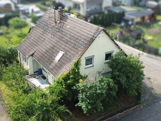 Einfamilienhaus zum Kauf 318.000 € 6 Zimmer 98,6 m² 379 m² Grundstück frei ab sofort Illingen 75428