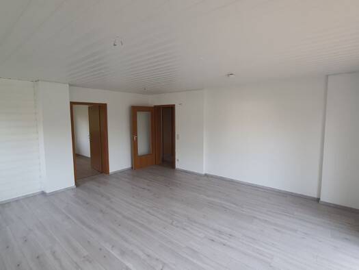 Wohnung zur Miete 980 € 4 Zimmer 98 m² Geschoss -1/3 frei ab 01.12.2026 Falkenheim Nürnberg 90469