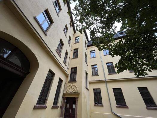 Wohnung zur Miete 359 € 2 Zimmer 67,6 m² 2. Geschoss Gabelentzstraße 2a Altenburg 04600