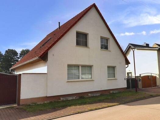 Einfamilienhaus zum Kauf 260.000 € 7 Zimmer 140 m² 1.100 m² Grundstück frei ab sofort Gütter Burg 39288