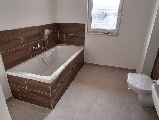 Wohnung zum Kauf 343.000 € 4 Zimmer 95 m² 3 Geschosse frei ab sofort Schillerstraße 15 Freiberg 09599