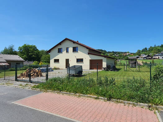 Einfamilienhaus zum Kauf 9.990.000 CZK 196 m² Obora 34701