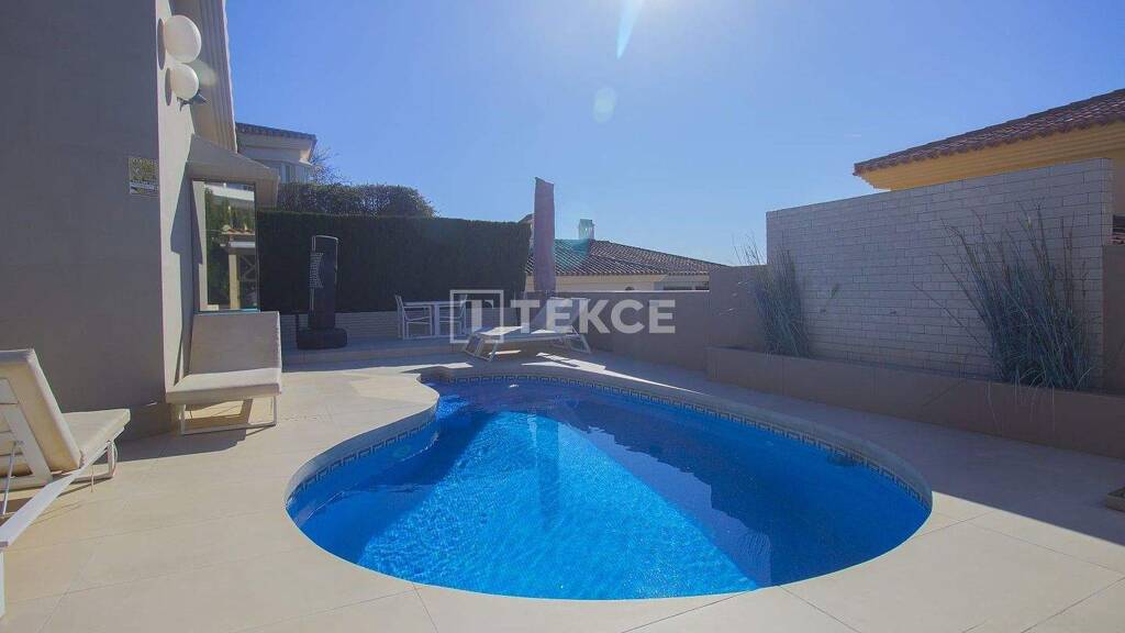 Einfamilienhaus zum Kauf 1.395.000 € 4 Zimmer 235 m² 591 m² Grundstück Málaga 29630