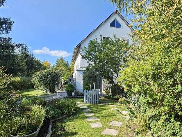 Einfamilienhaus zum Kauf 725.000 € 10 Zimmer 300 m² 2.500 m² Grundstück frei ab 01.05.2026 Rieden 92286