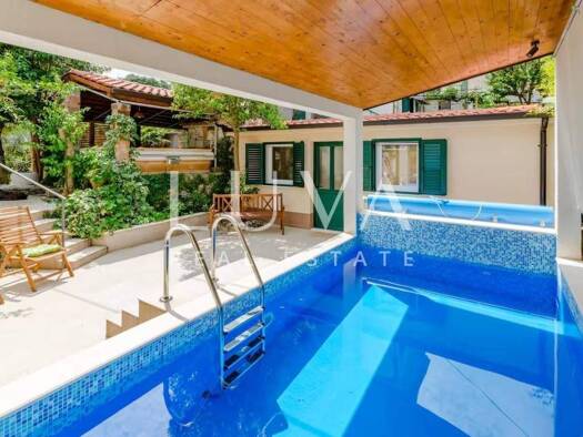 Haus zum Kauf 1.690.000 € 6 Zimmer 192 m² Varos, Split Grad - Meje